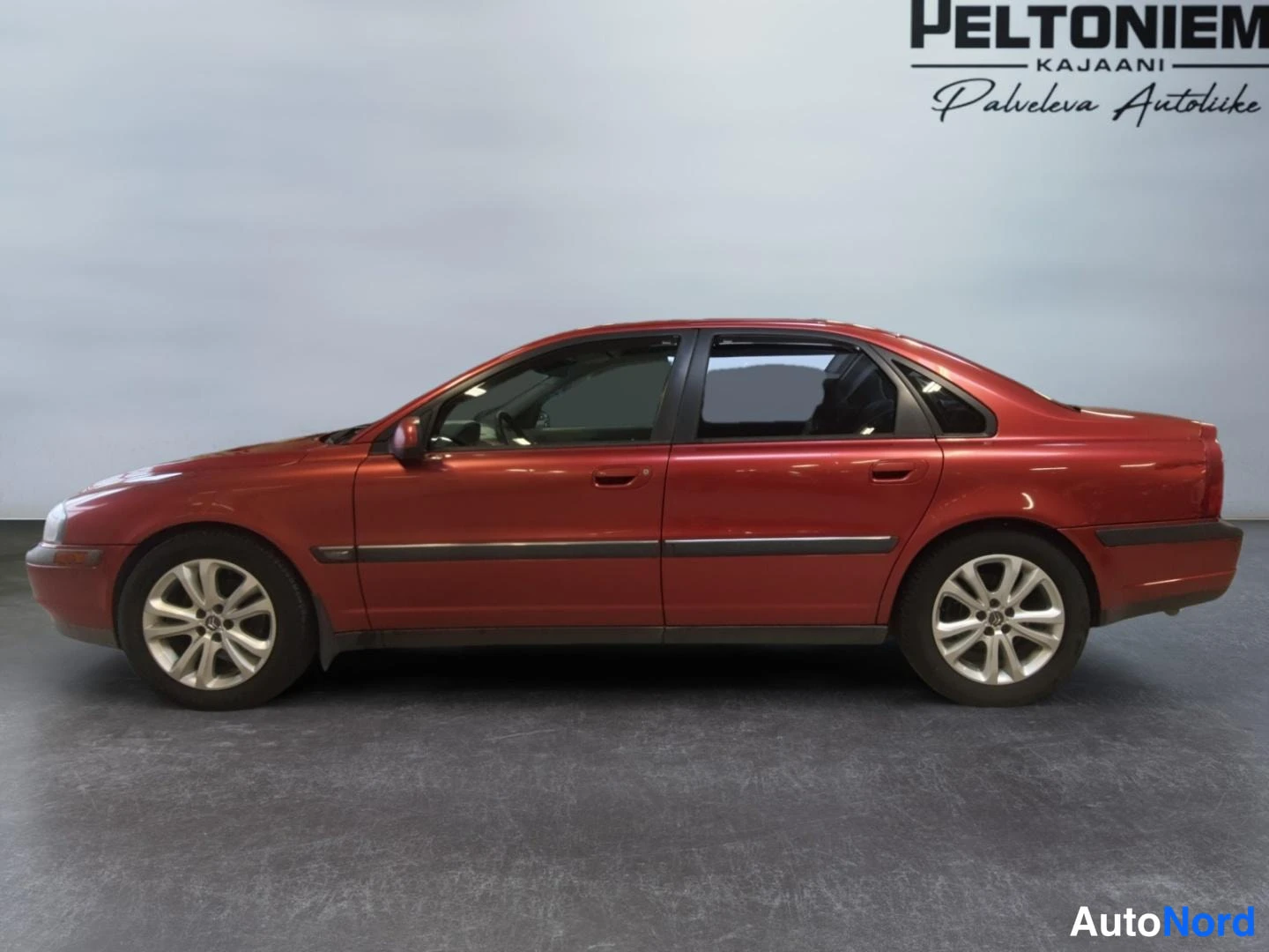 Punainen Volvo S80 1999, sivulta, kuva 5