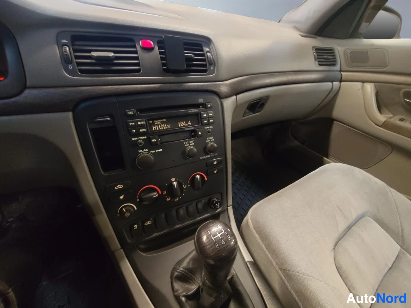 Punainen Volvo S80 1999, yksityiskohta, kuva 13