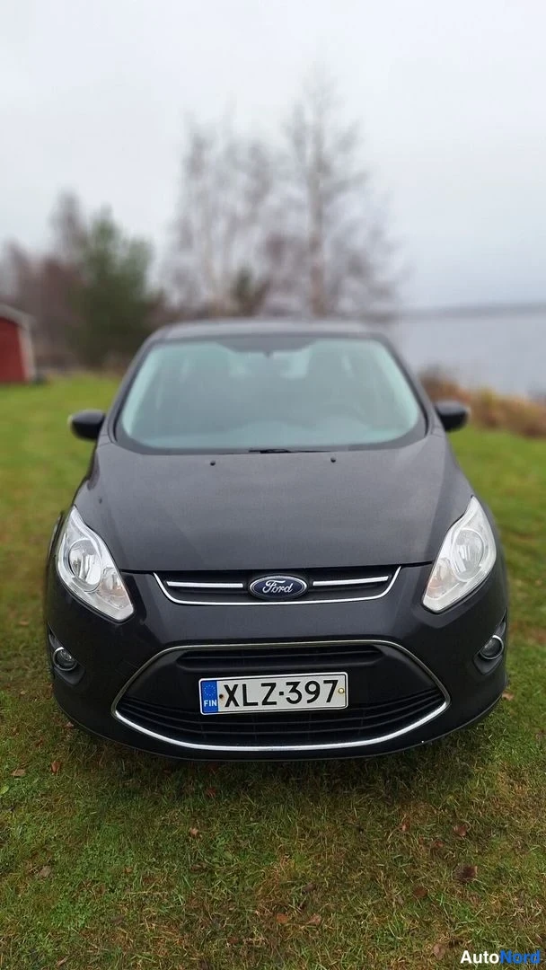 Svart Ford C-Max 2011, framifrån, bild 3