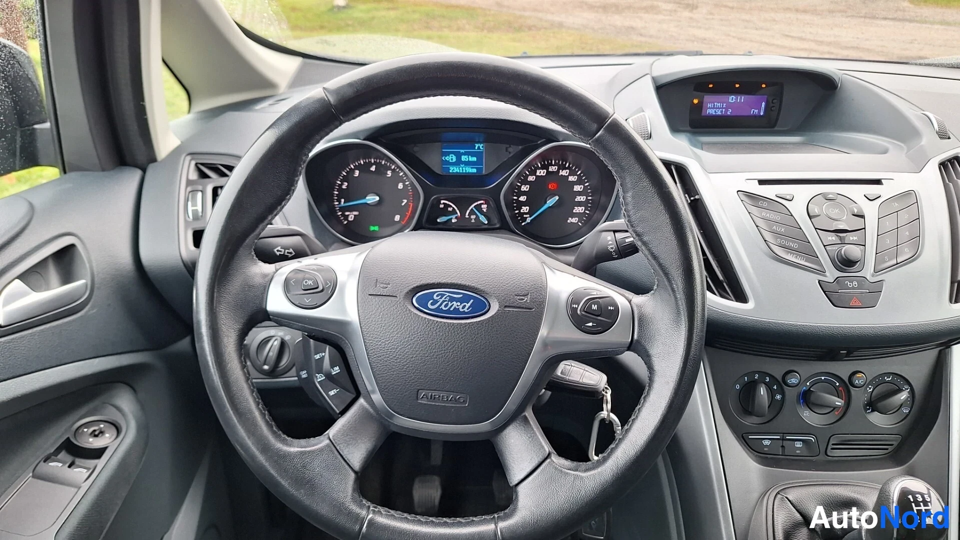 Svart Ford C-Max 2011, förarplats, bild 9