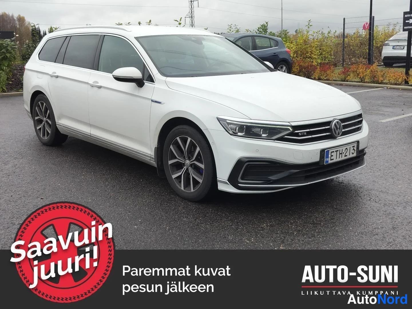 Valkoinen Volkswagen Passat Variant 2020, etuviisto, keula oikealle, kuva 2