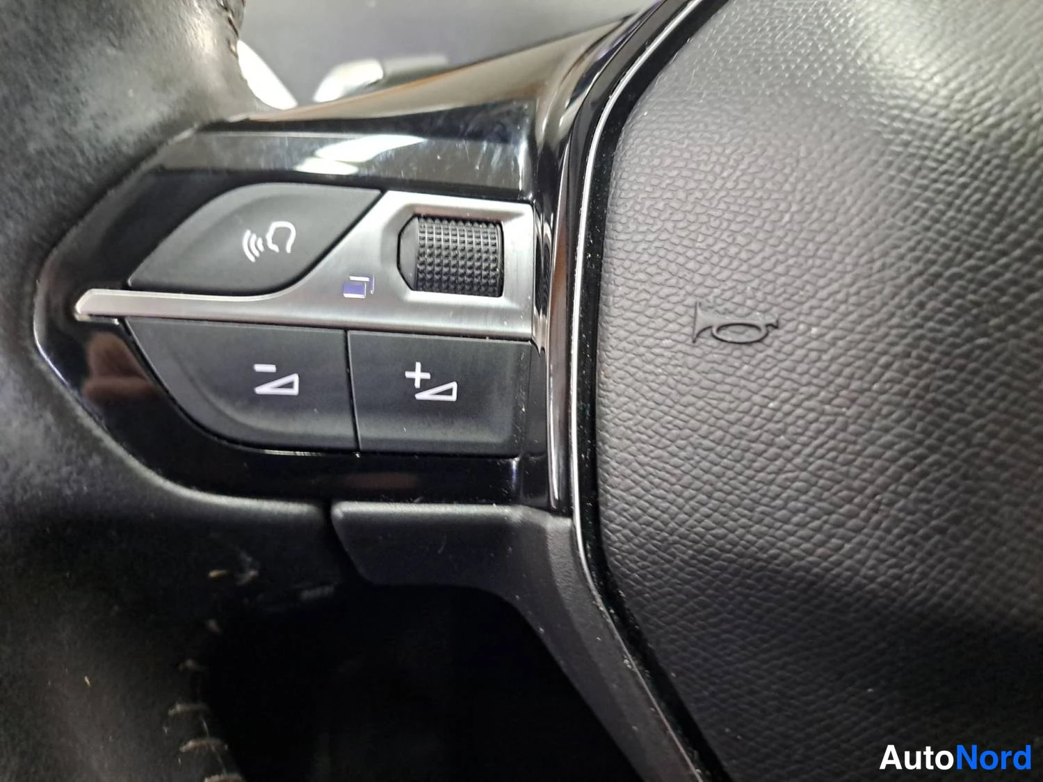 Punainen Peugeot 3008 2022, yksityiskohta, kuva 22
