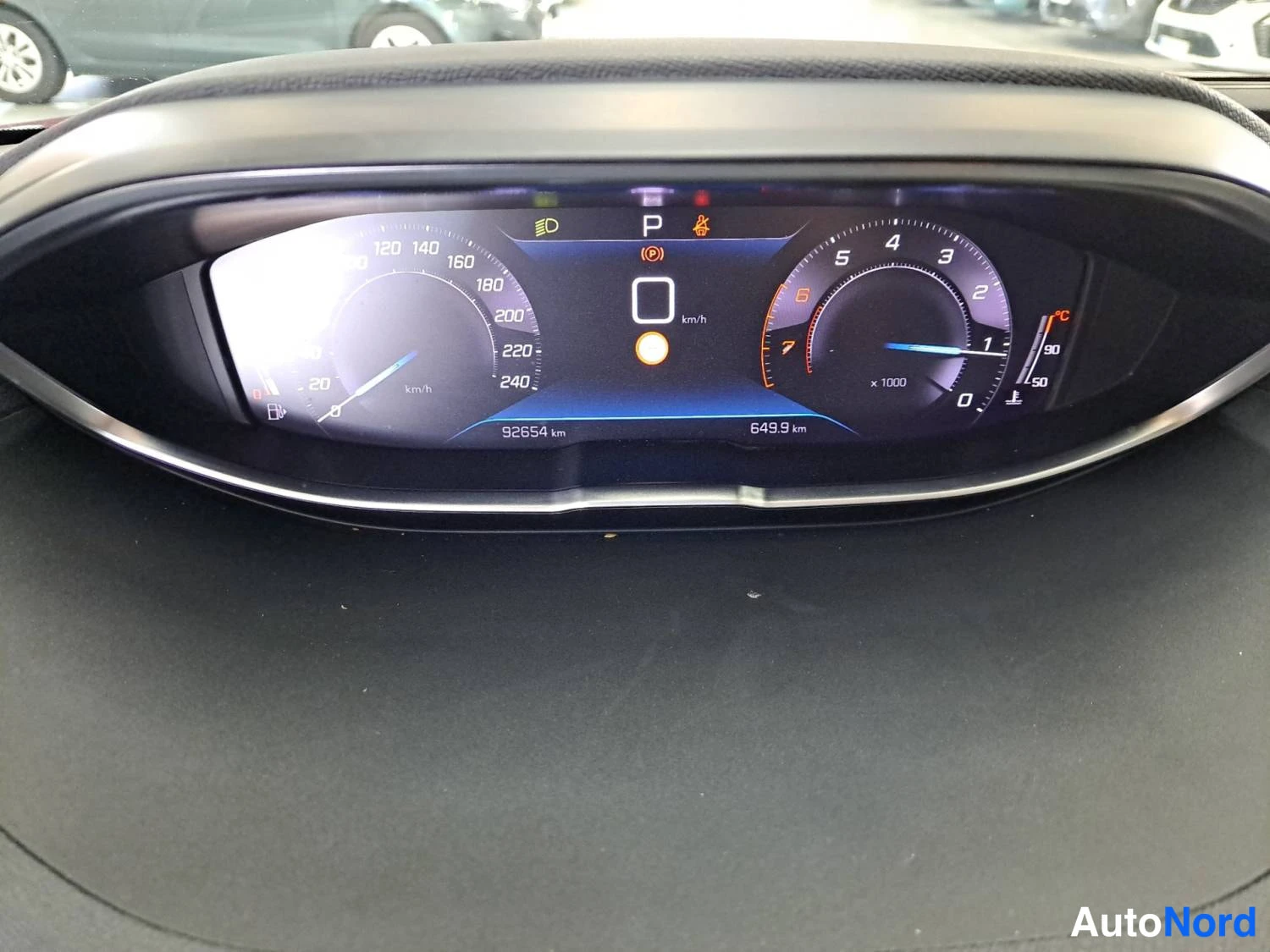 Punainen Peugeot 3008 2022, yksityiskohta, kuva 20