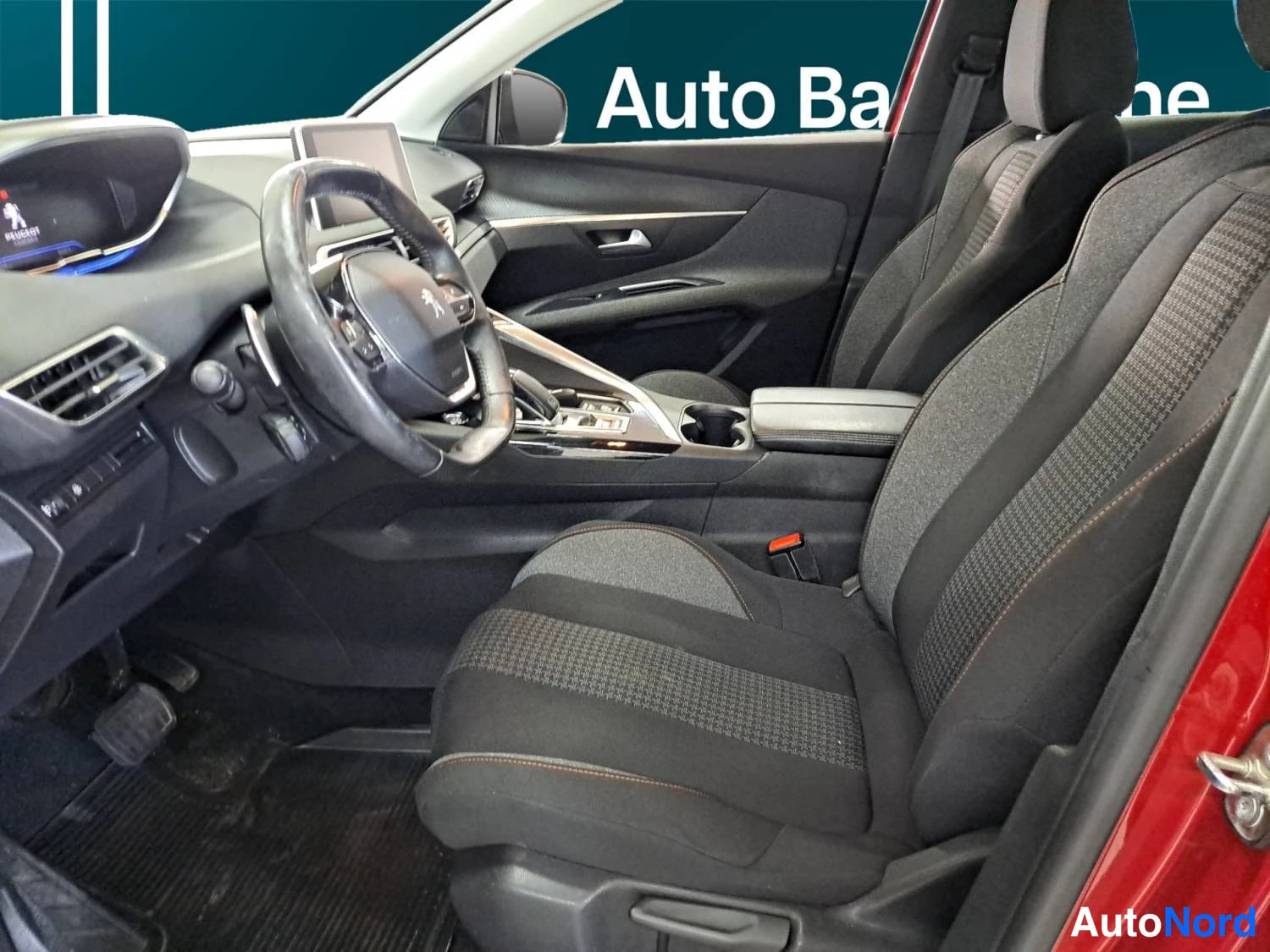 Punainen Peugeot 3008 2022, ohjaamo, kuva 9