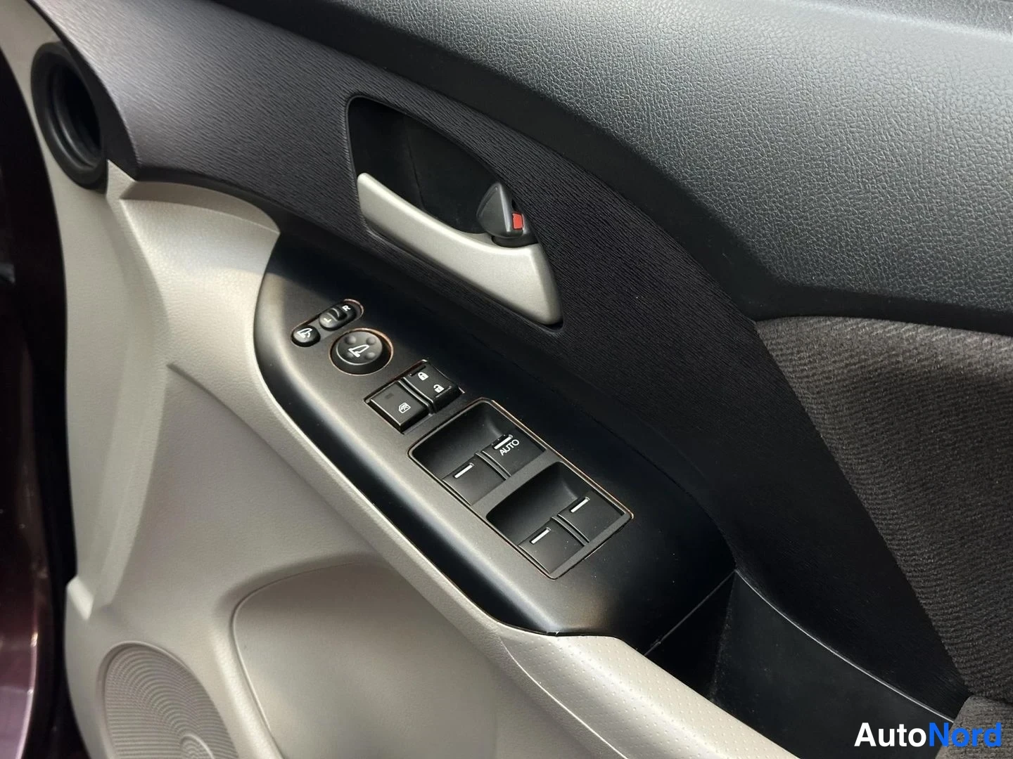 Lila Honda Odyssey 2010, detalj, bild 30