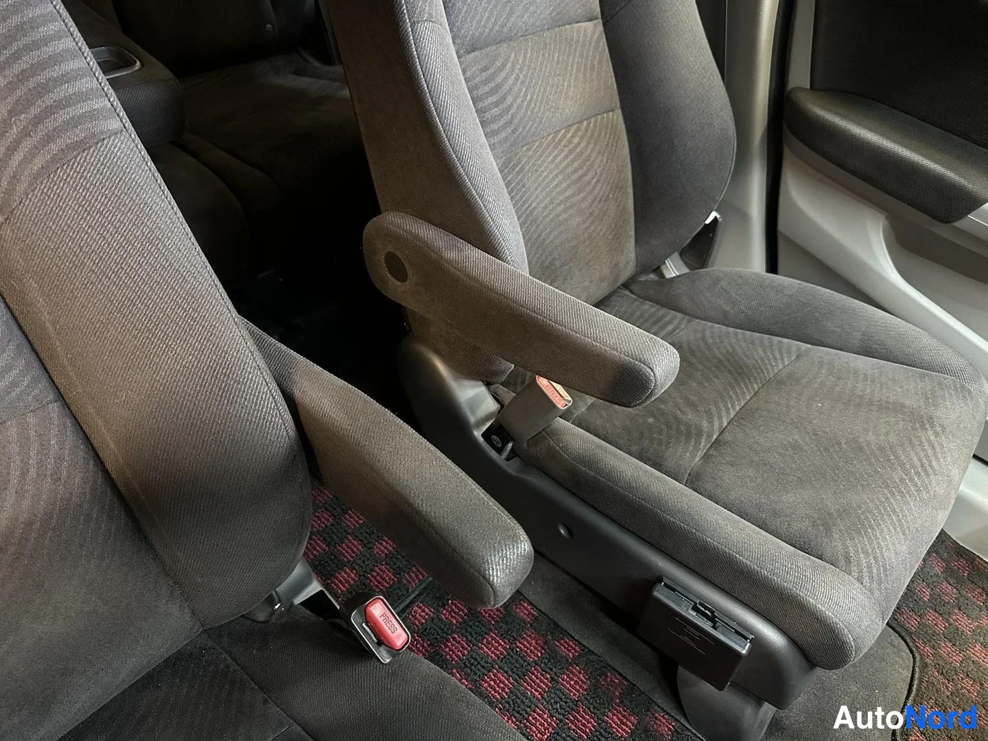 Lila Honda Odyssey 2010, framsäten, bild 17