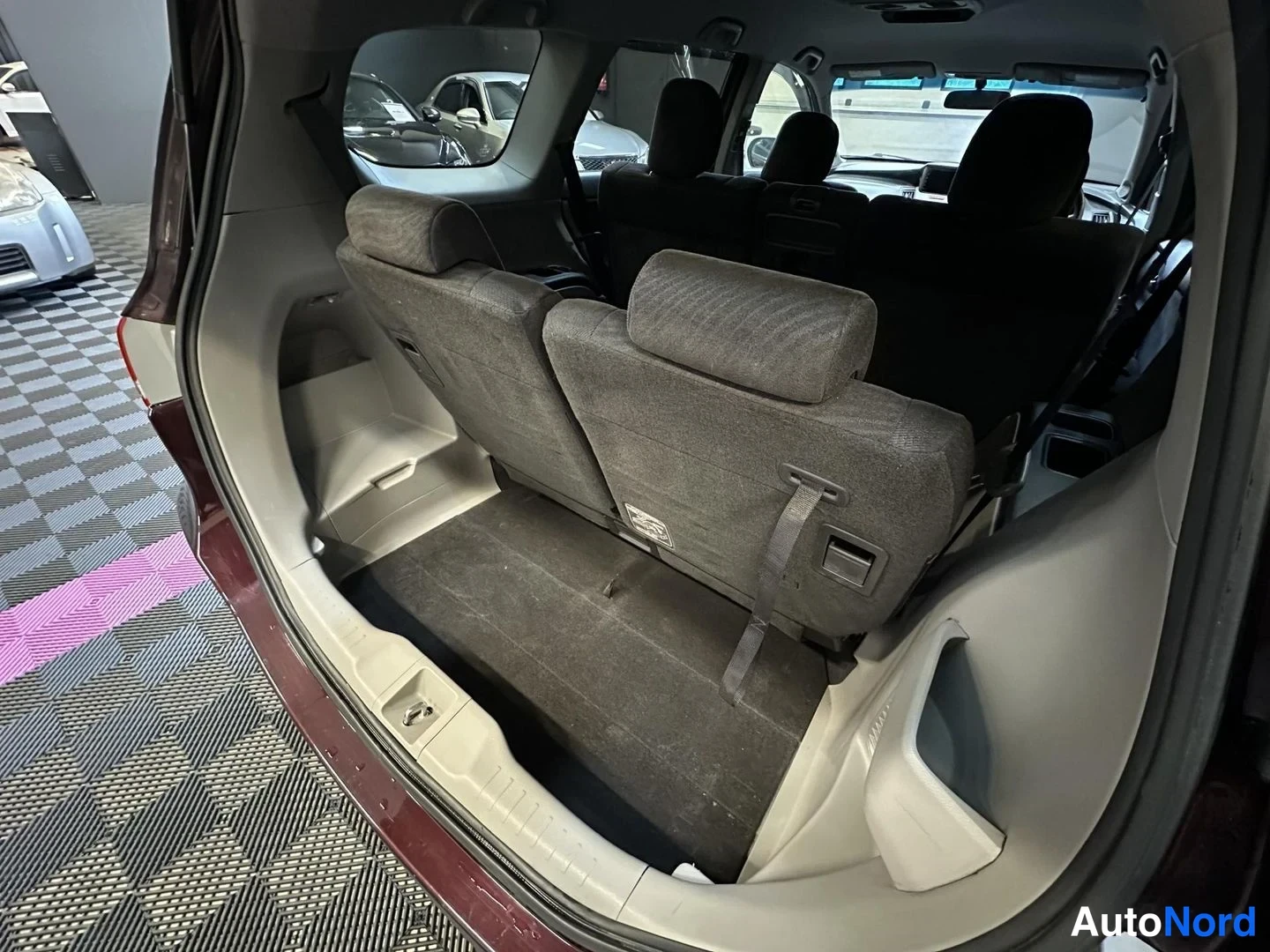 Lila Honda Odyssey 2010, bagageutrymme, bild 23