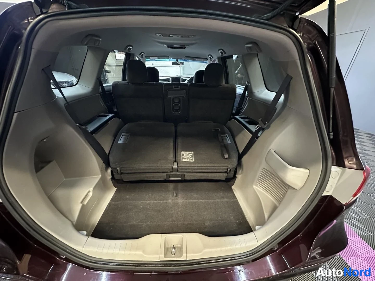 Lila Honda Odyssey 2010, bagageutrymme, bild 24