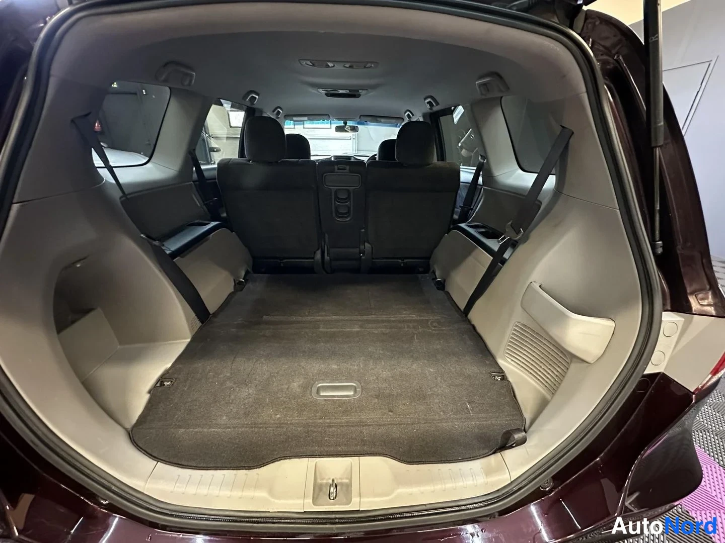 Lila Honda Odyssey 2010, bagageutrymme, bild 25