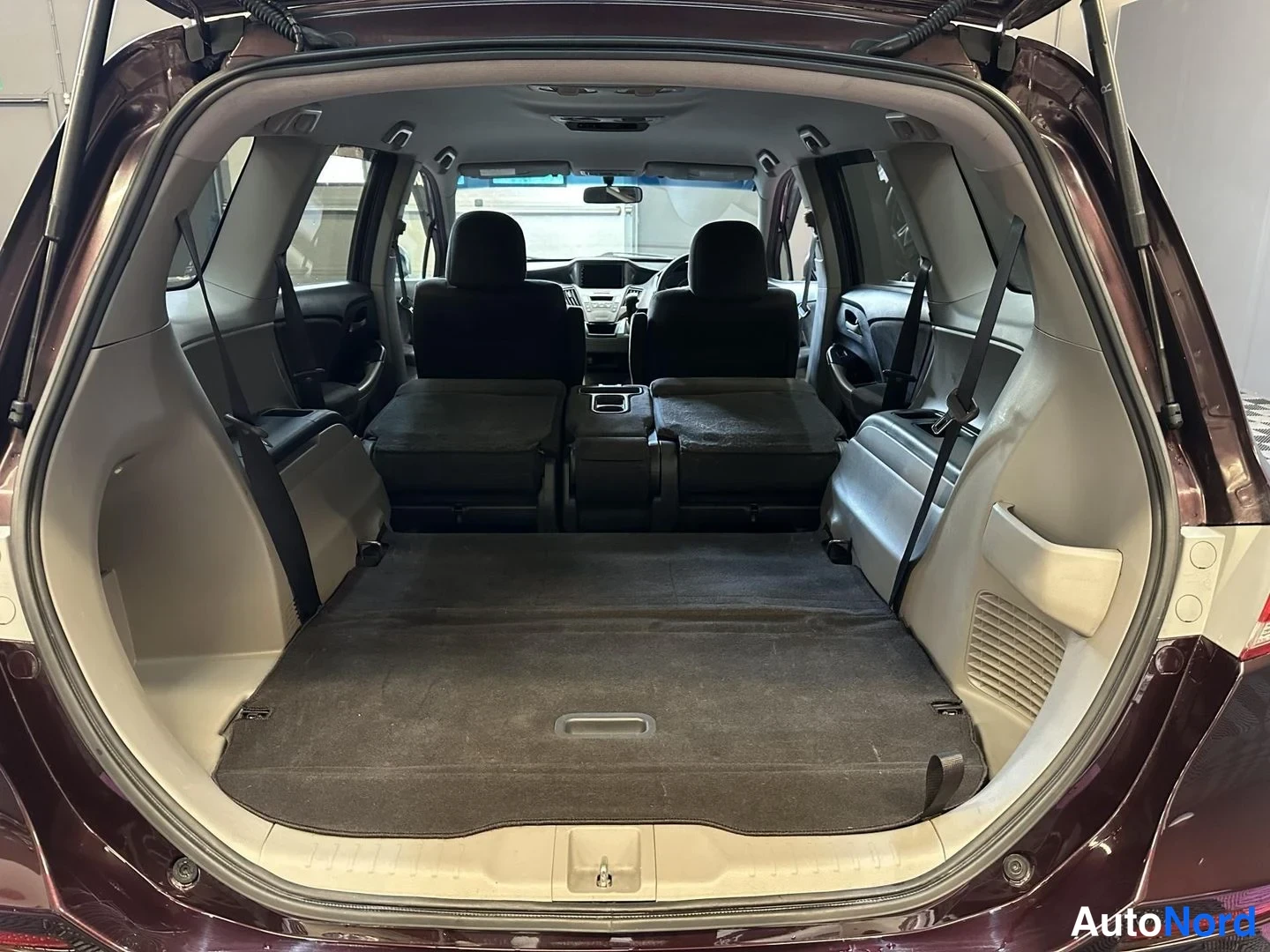 Lila Honda Odyssey 2010, bagageutrymme, bild 26