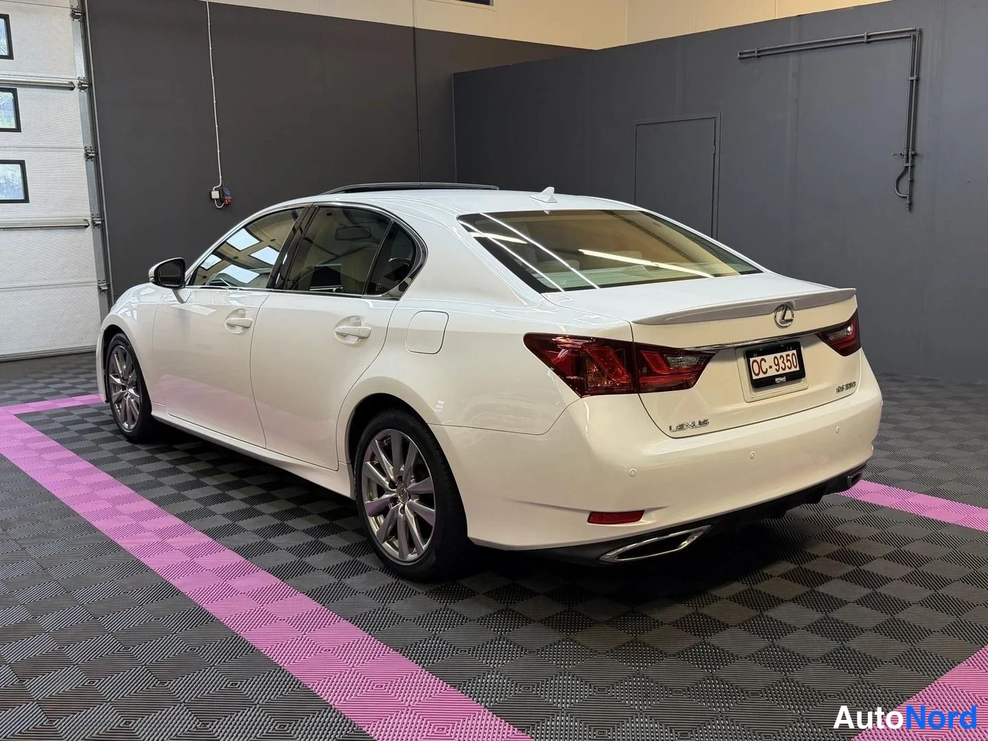 Vit Lexus GS 2012, snett bakifrån, bild 5