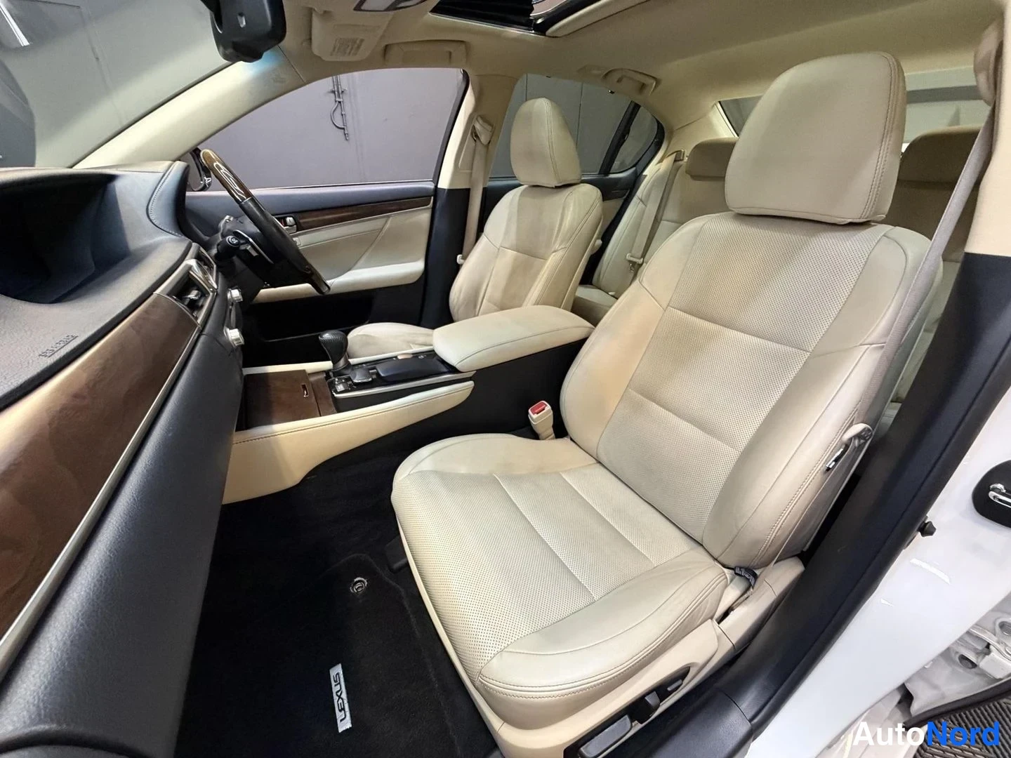 Vit Lexus GS 2012, framsäten, bild 19