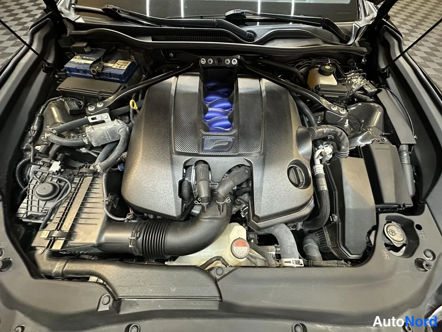 Svart Lexus RC F 2015, motorrum, bild 23