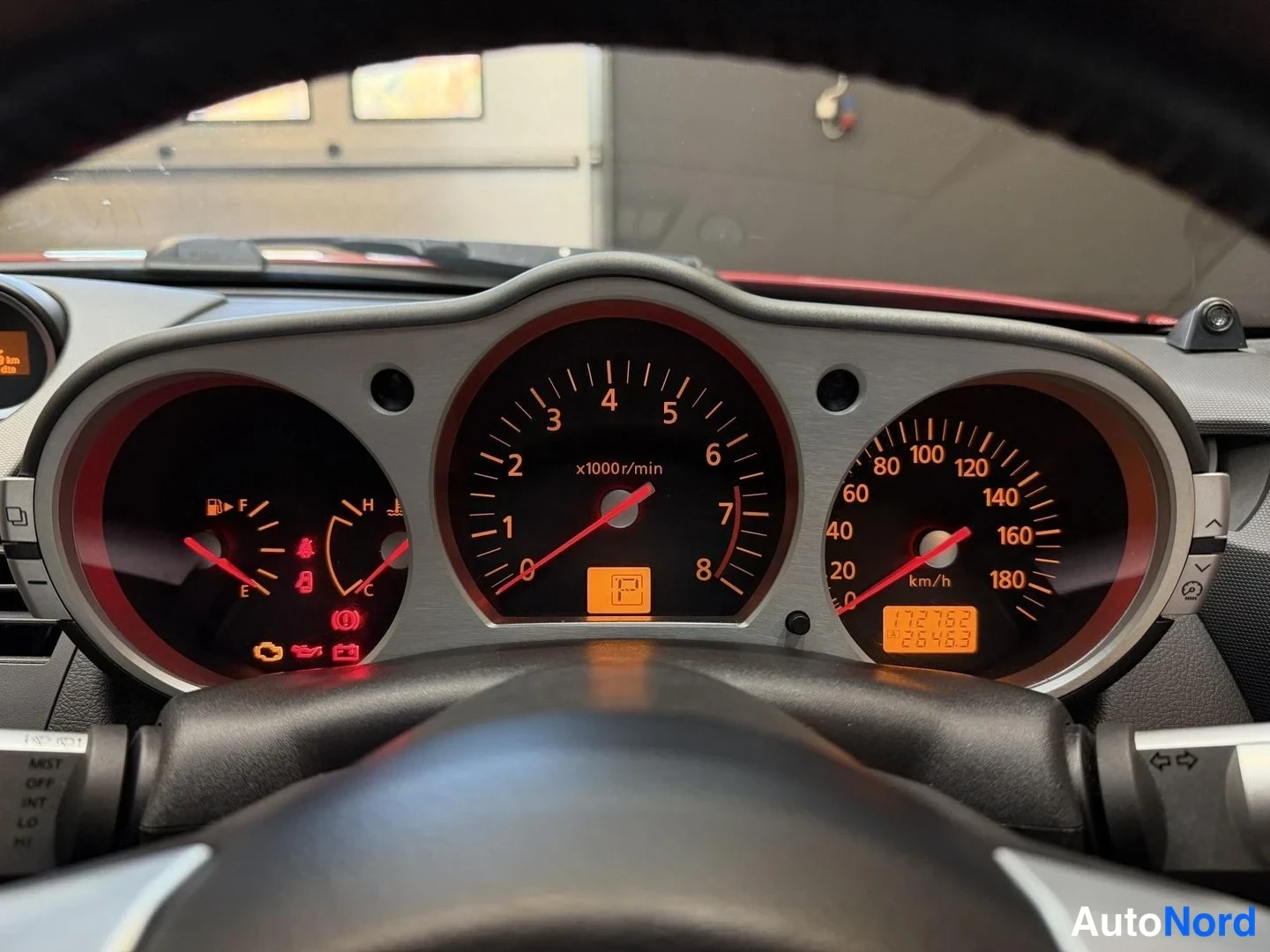 Röd Nissan 350Z 2003, detalj, bild 23