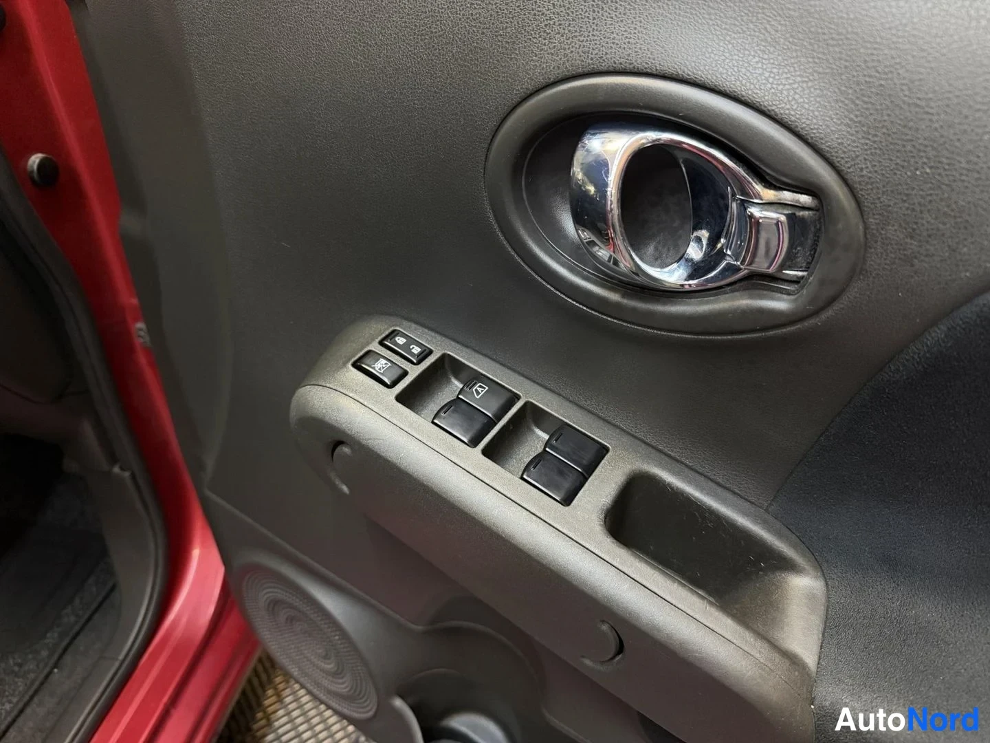 Röd Nissan Cube 2008, detalj, bild 38