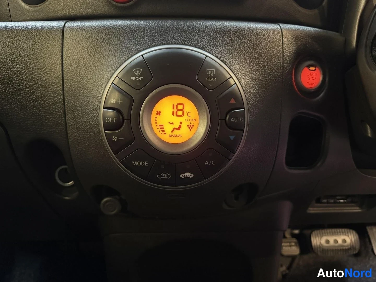 Röd Nissan Cube 2008, detalj, bild 30