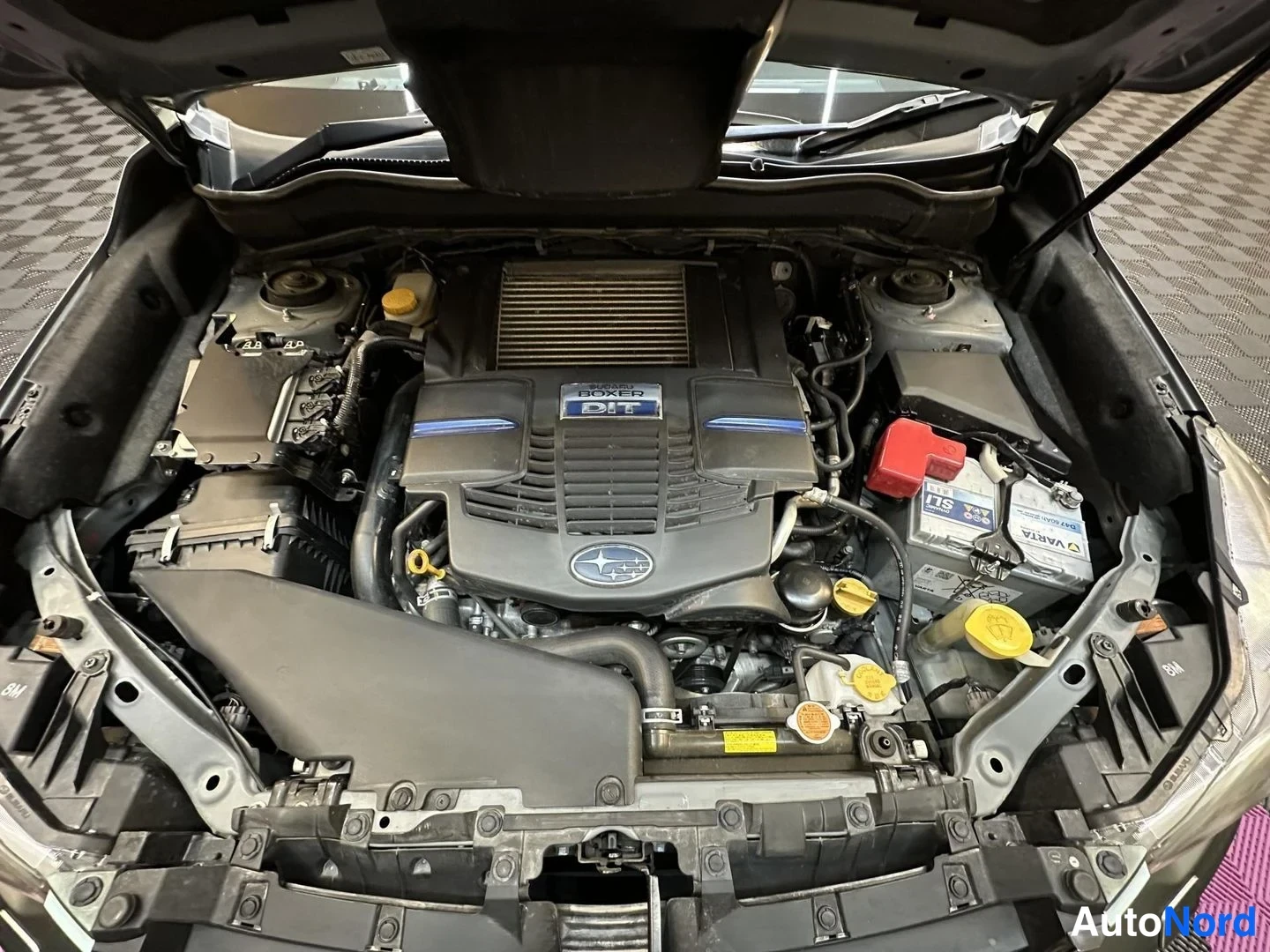 Grön Subaru Forester 2014, motorrum, bild 18
