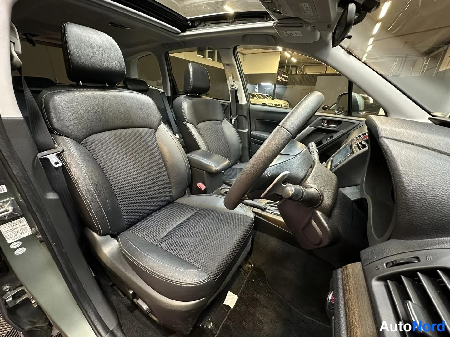 Grön Subaru Forester 2014, framsäten, bild 12