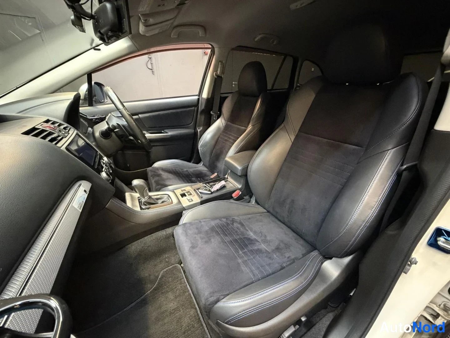 Vit Subaru Levorg 2014, framsäten, bild 18