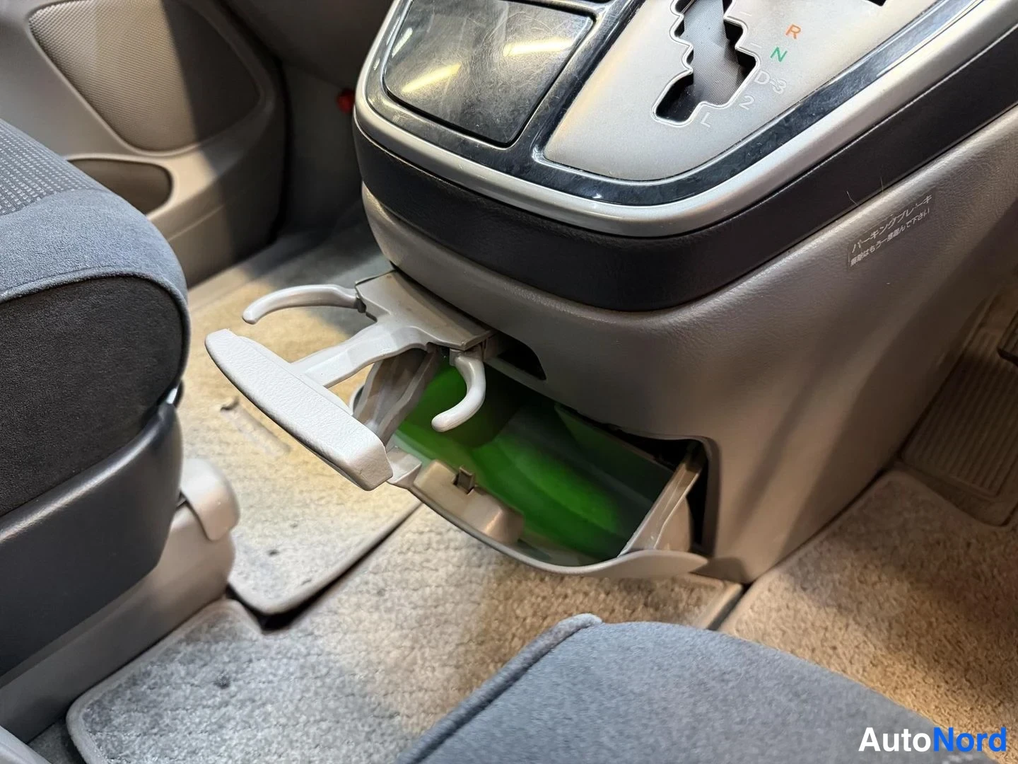 Svart Toyota Alphard 2004, detalj, bild 32