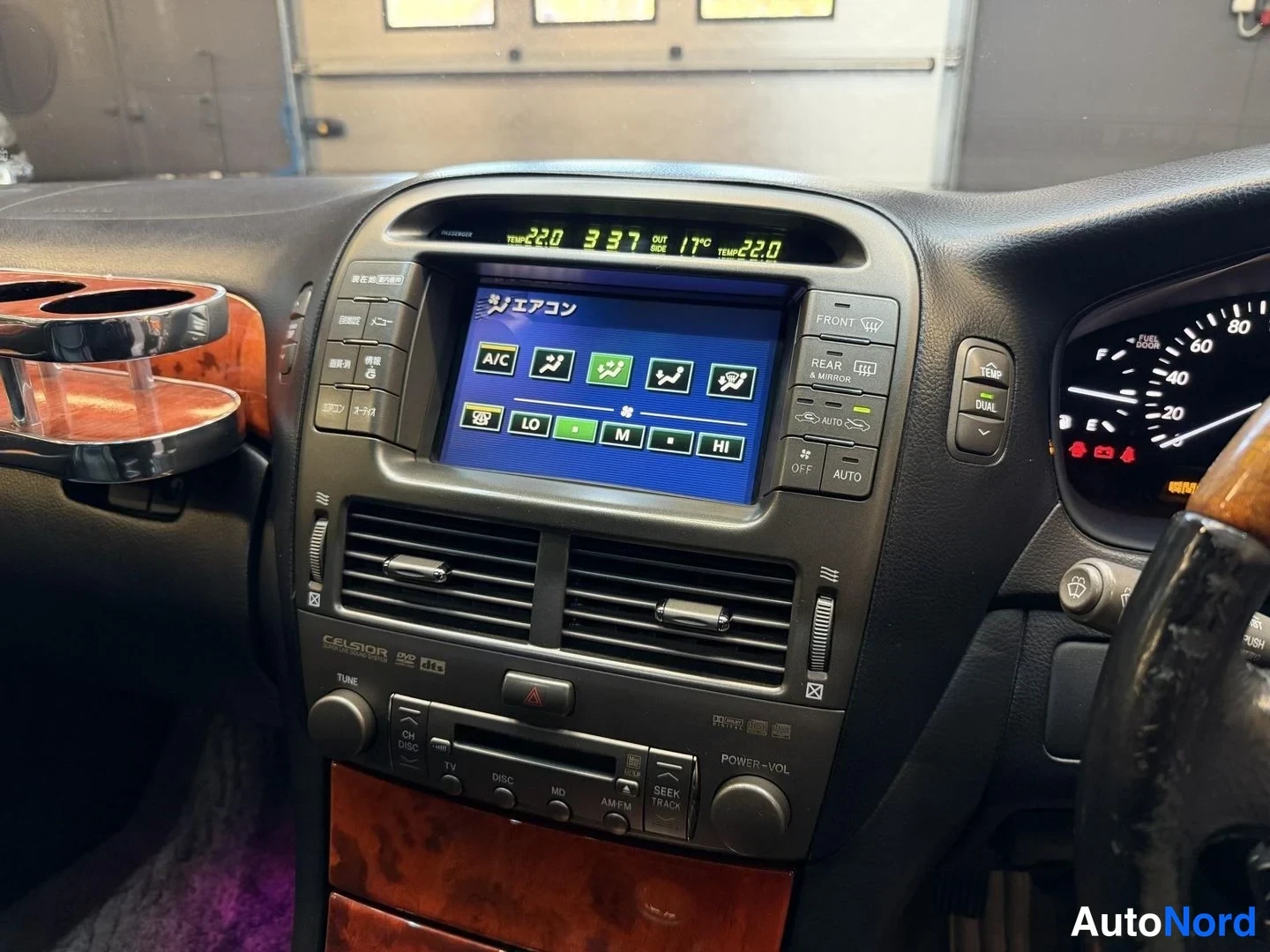 Vit Toyota Celsior 2003, detalj, bild 35