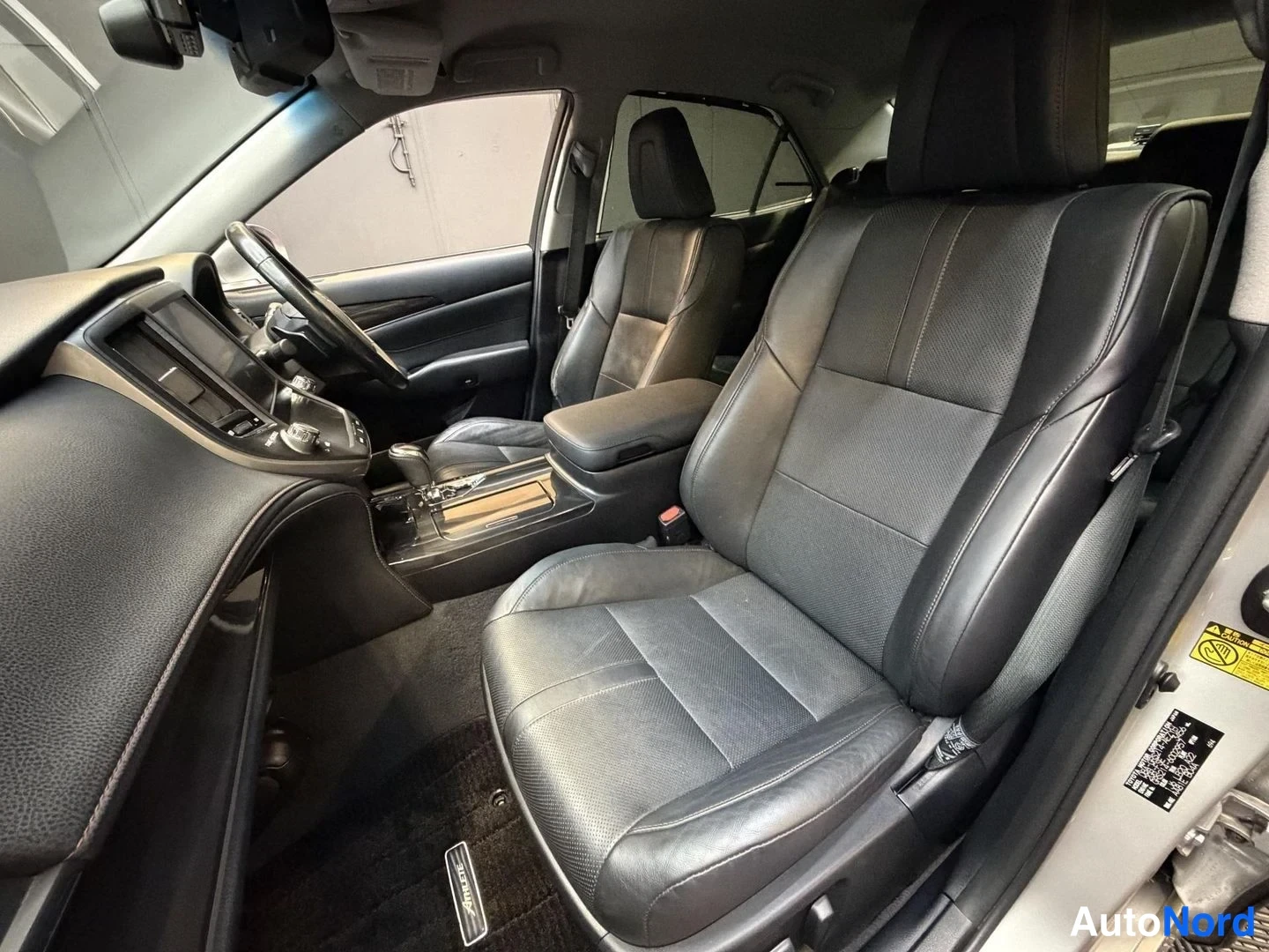 Grå Toyota Crown 2013, framsäten, bild 19