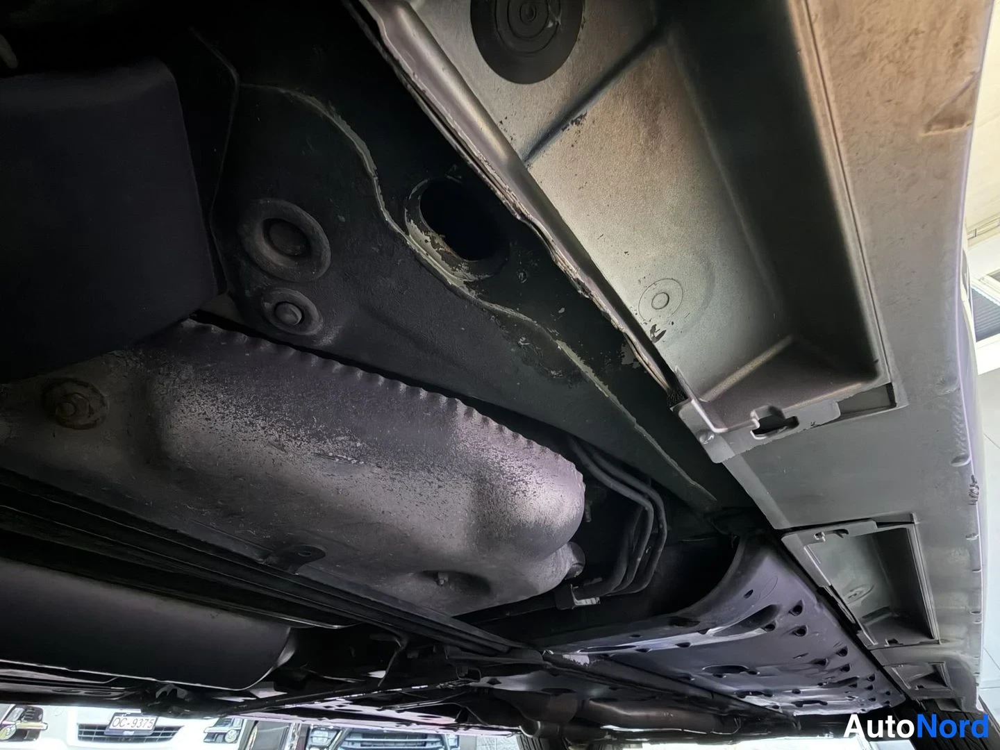 Grå Toyota Crown 2013, detalj, bild 35