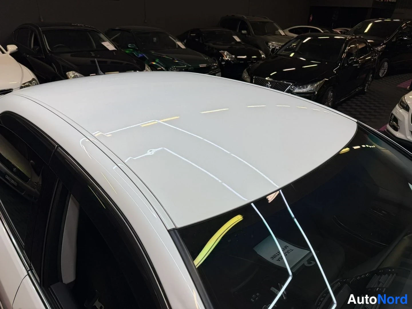 Vit Toyota Crown 2008, detalj, bild 21