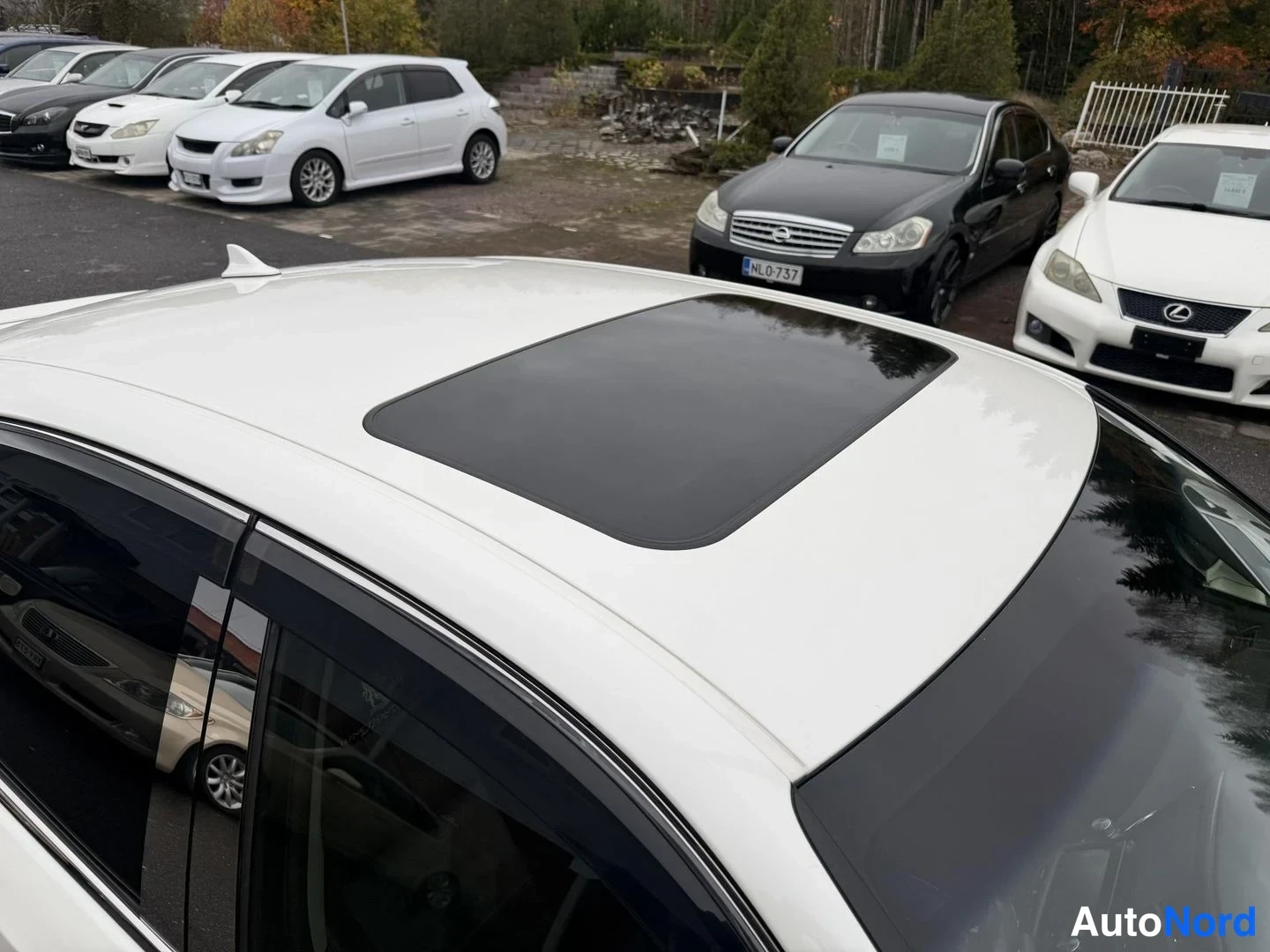 Vit Toyota Crown 2012, detalj, bild 12