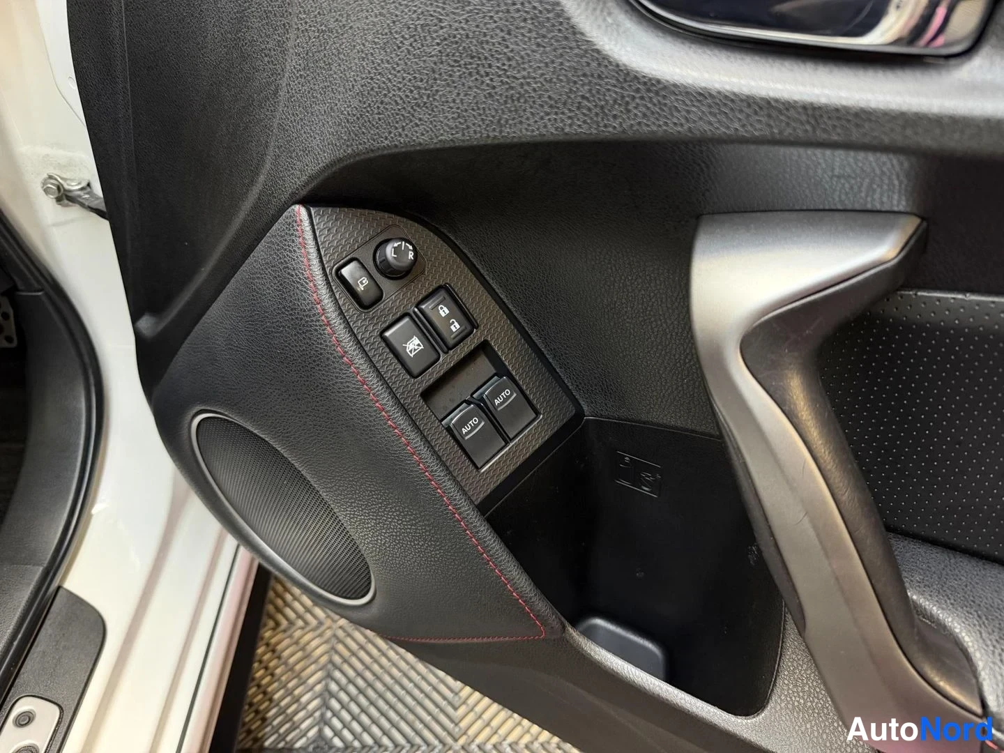 Vit Toyota GT86 2012, detalj, bild 27