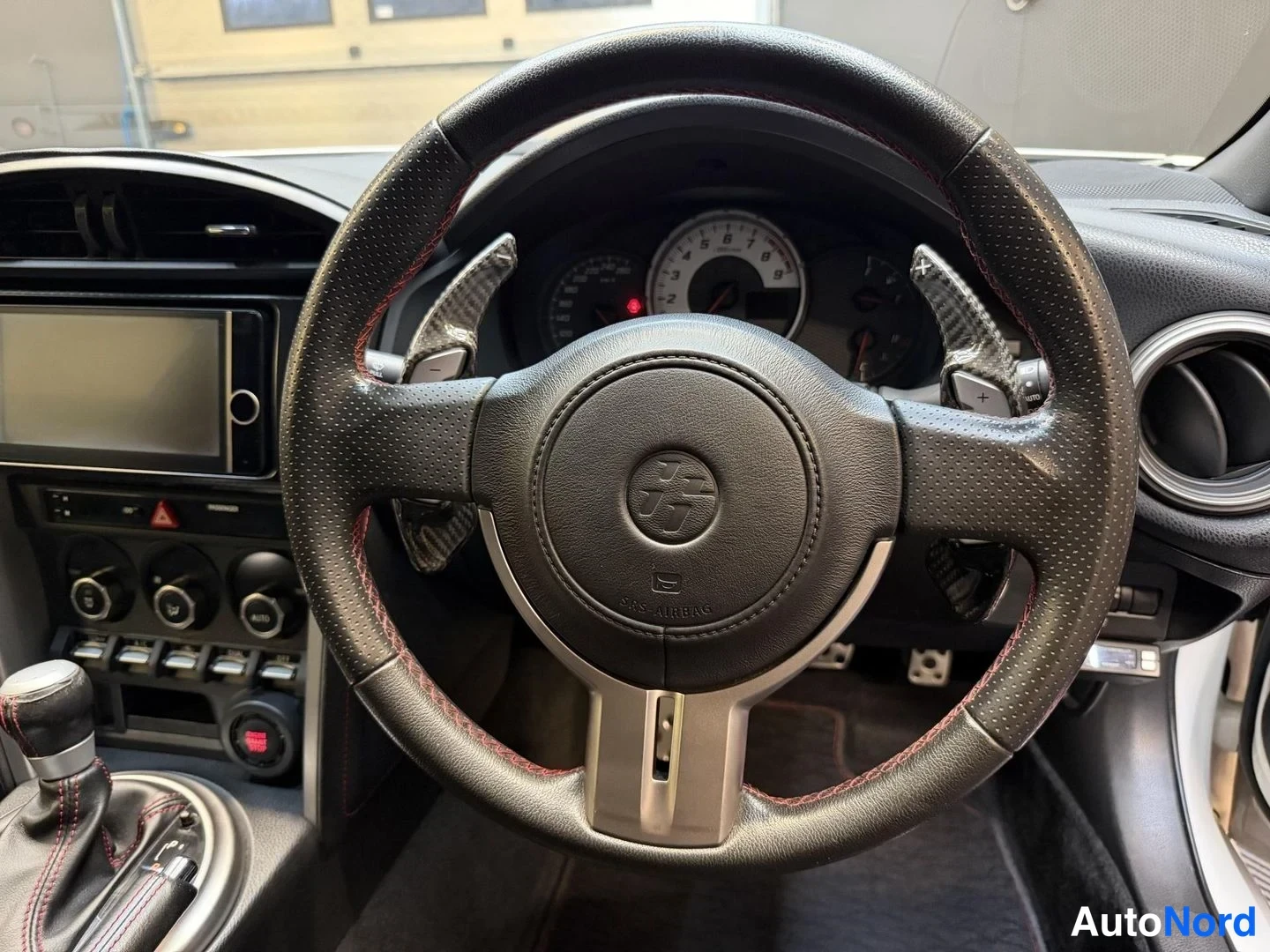 Vit Toyota GT86 2012, detalj, bild 30
