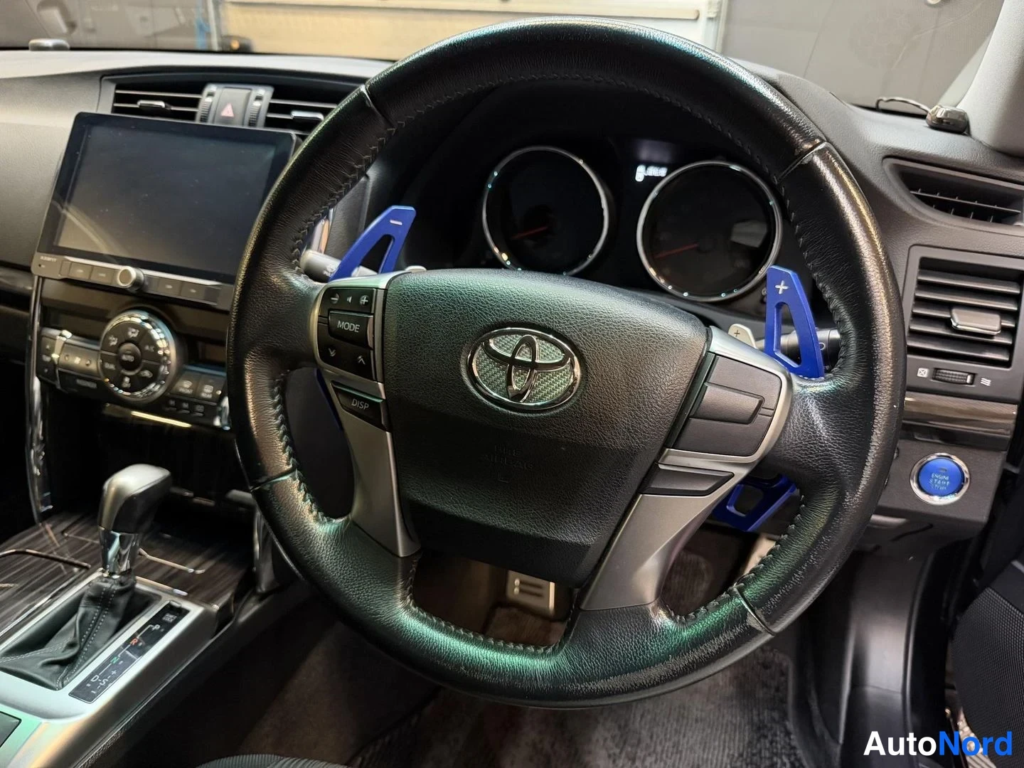 Svart Toyota Mark X 2010, detalj, bild 26