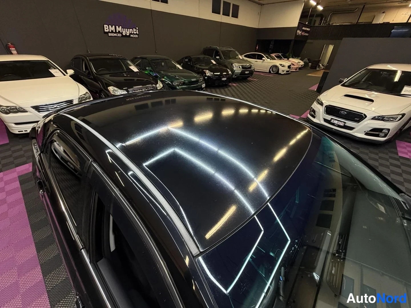 Svart Toyota Mark X 2010, detalj, bild 31