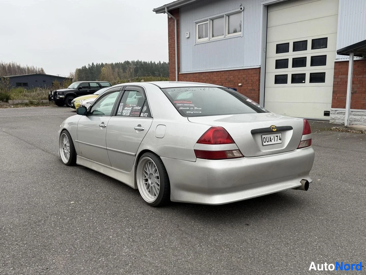 Grå Toyota MarkII 1JZ-GTE 1999, snett bakifrån, bild 4