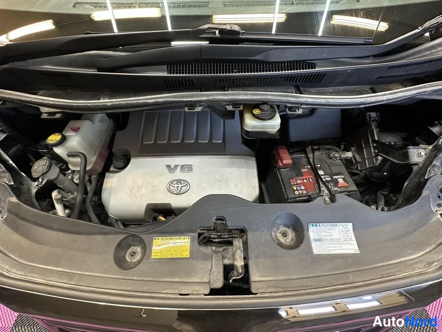 Svart Toyota Vellfire 2008, motorrum, bild 25