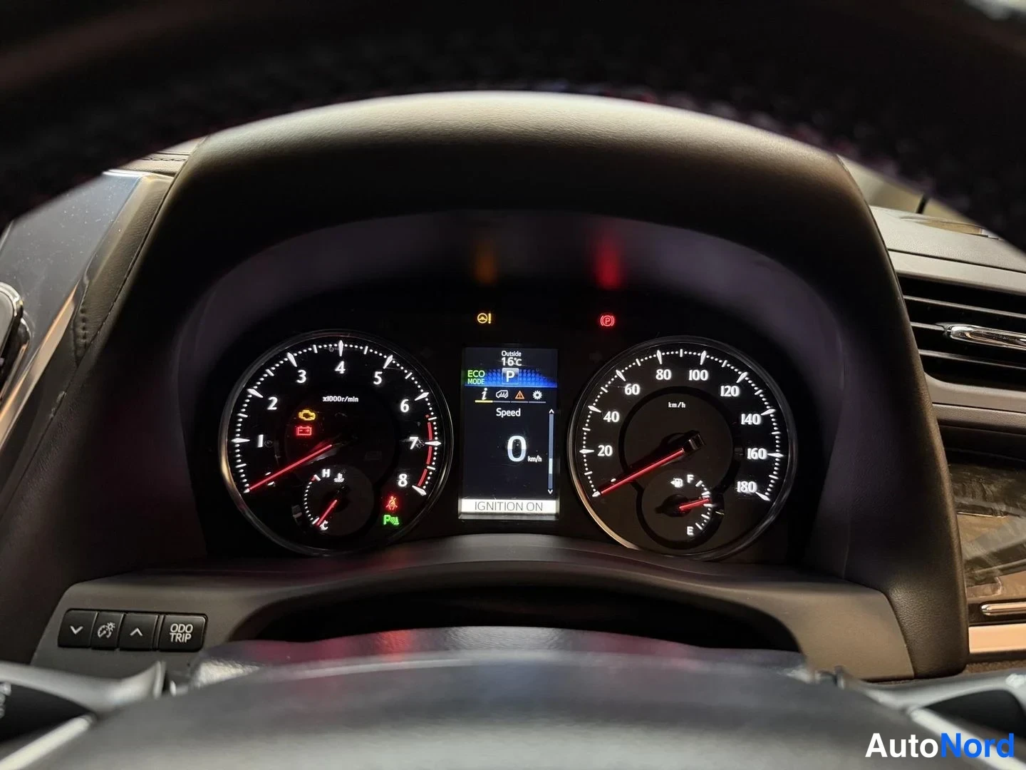 Vit Toyota Vellfire 2015, detalj, bild 29