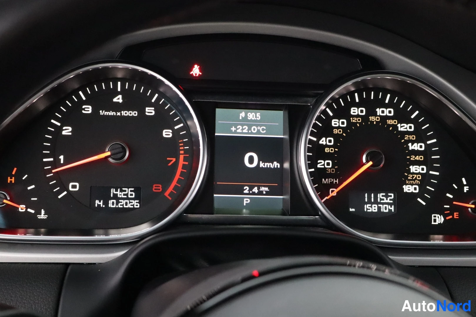 Valkoinen Audi Q7 2012, yksityiskohta, kuva 20