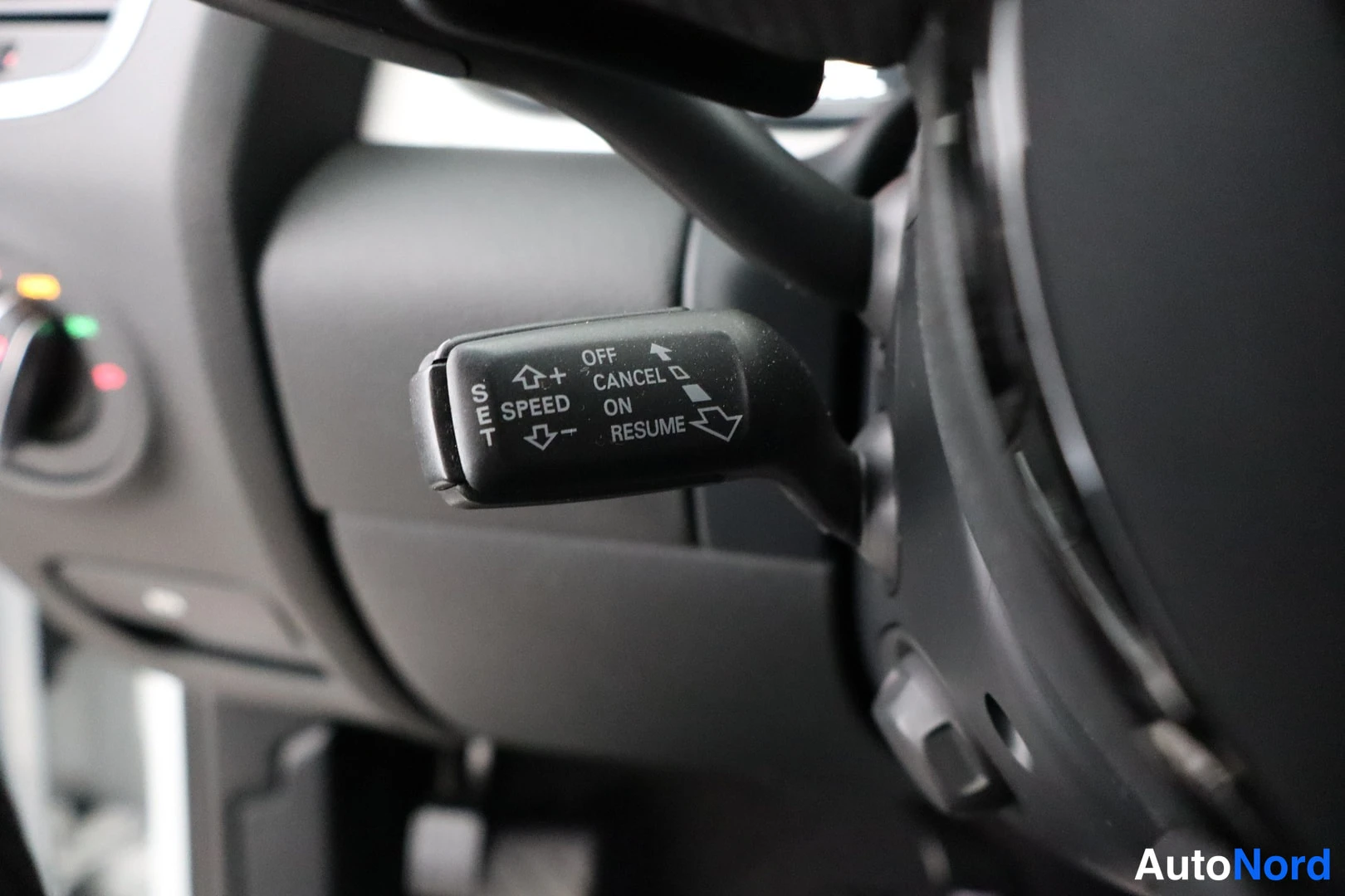 Valkoinen Audi Q7 2012, yksityiskohta, kuva 22