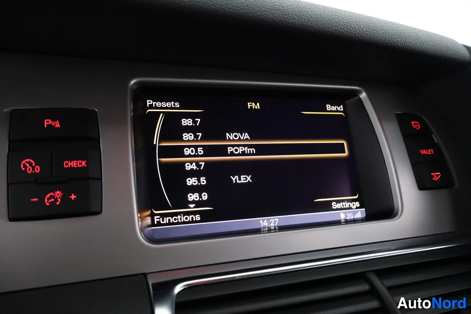 Valkoinen Audi Q7 2012, yksityiskohta, kuva 27