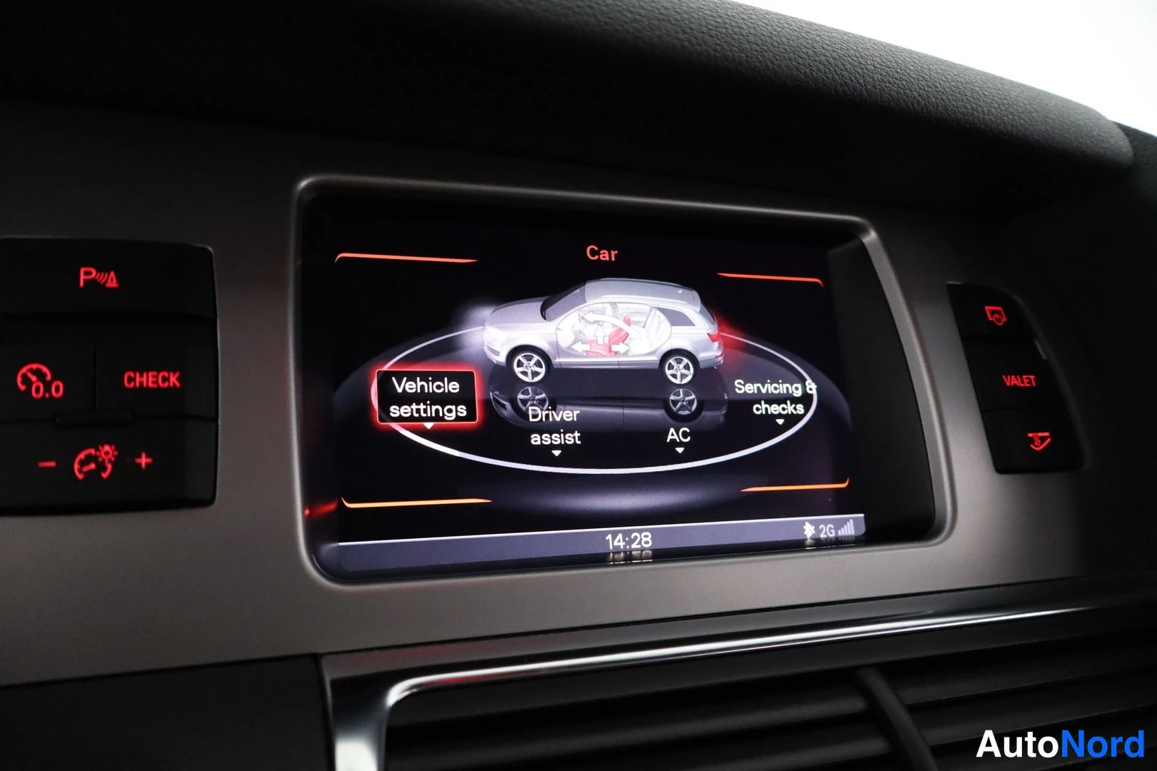 Valkoinen Audi Q7 2012, yksityiskohta, kuva 31