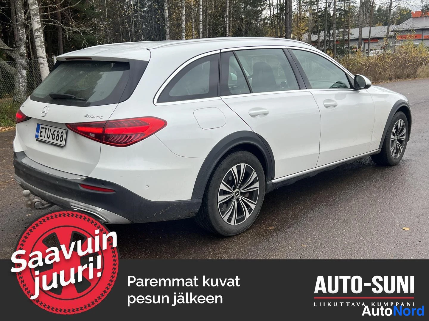 Vit Mercedes-Benz C 2022, snett bakifrån, bild 4