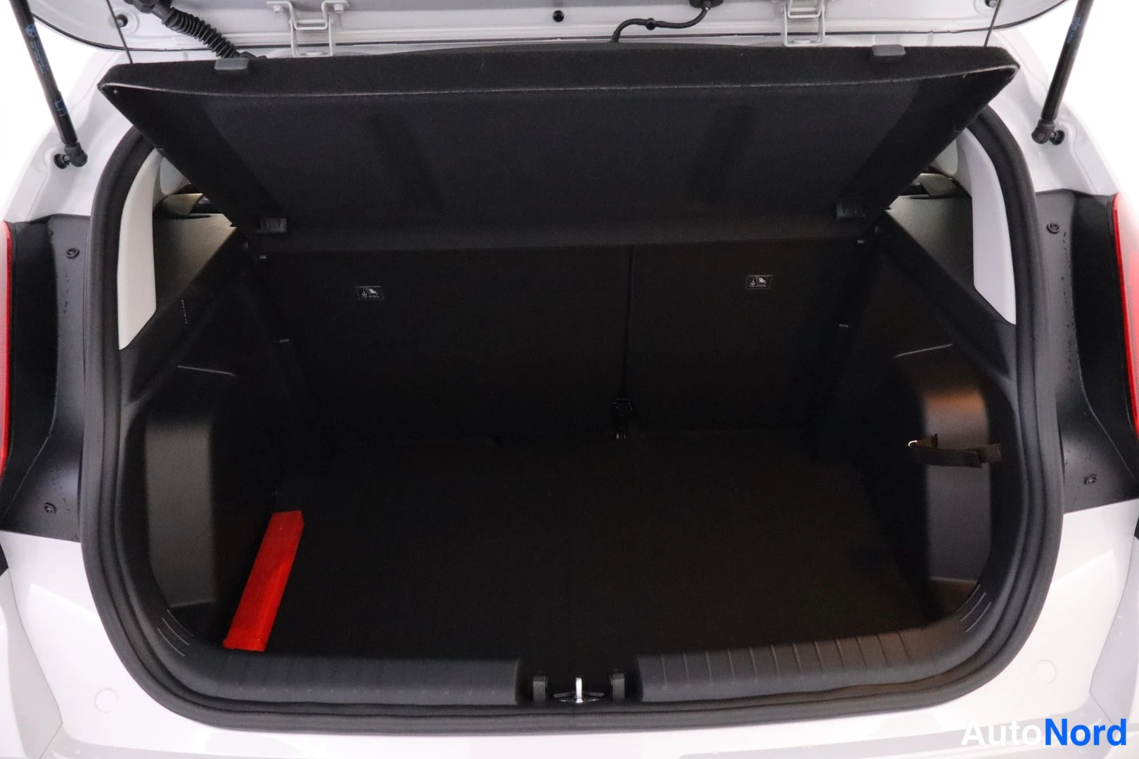 Grey Hyundai Bayon 2026, boot, photo 13
