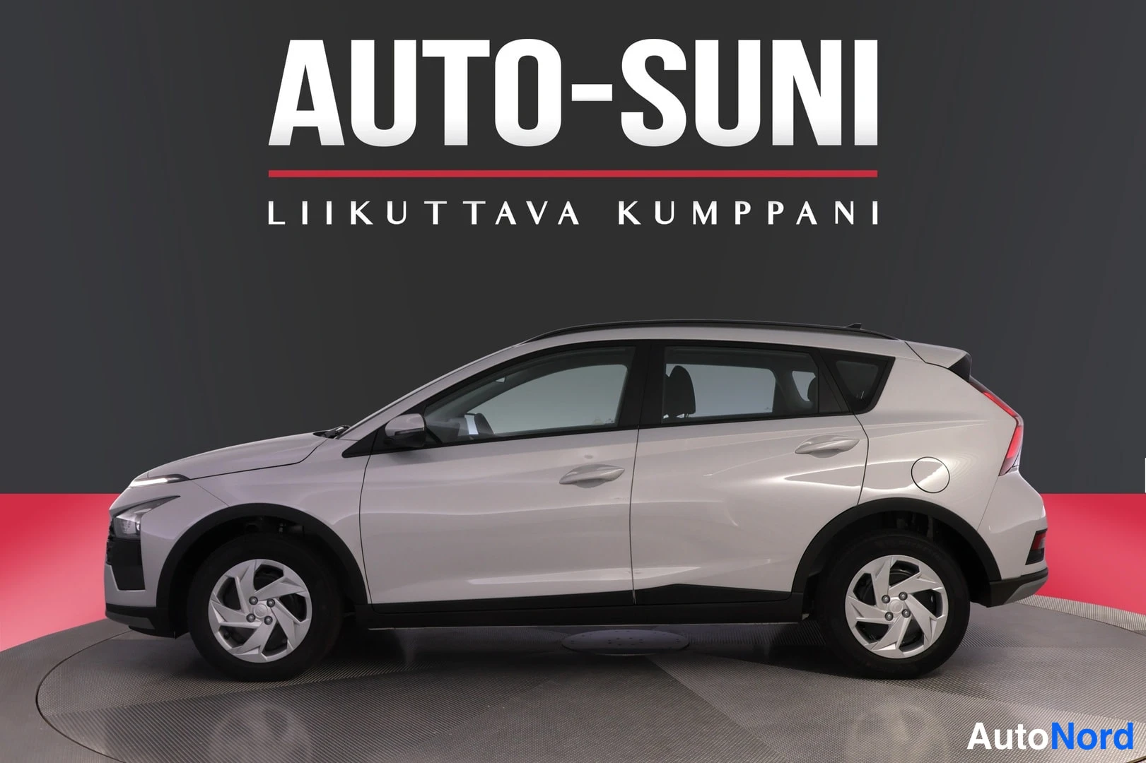 Grey Hyundai Bayon 2026, front three-quarter, nose to the left, photo 2