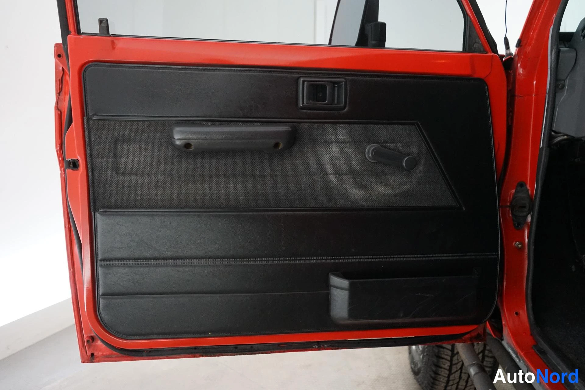Punainen Toyota Land Cruiser 1988, yksityiskohta, kuva 18