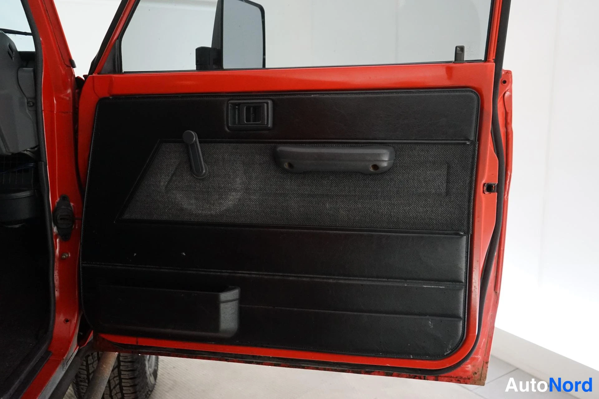 Punainen Toyota Land Cruiser 1988, yksityiskohta, kuva 19