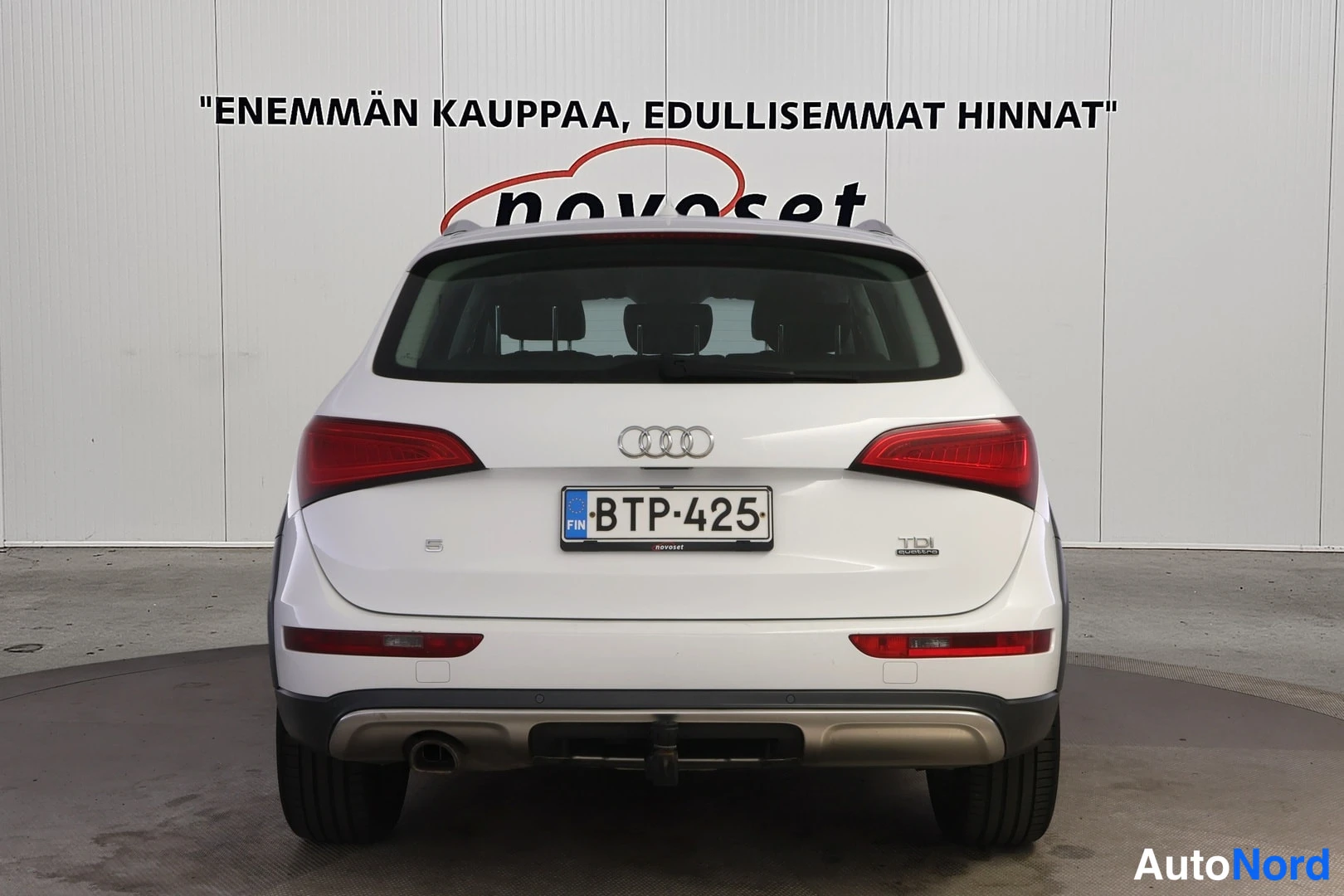 Valkoinen Audi Q5 2016, takaa, kuva 6