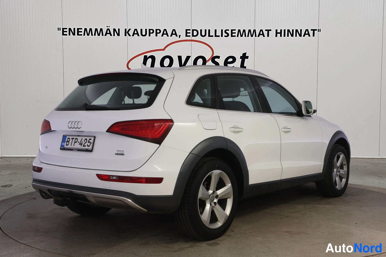 Valkoinen Audi Q5 2016, takaviisto, kuva 5