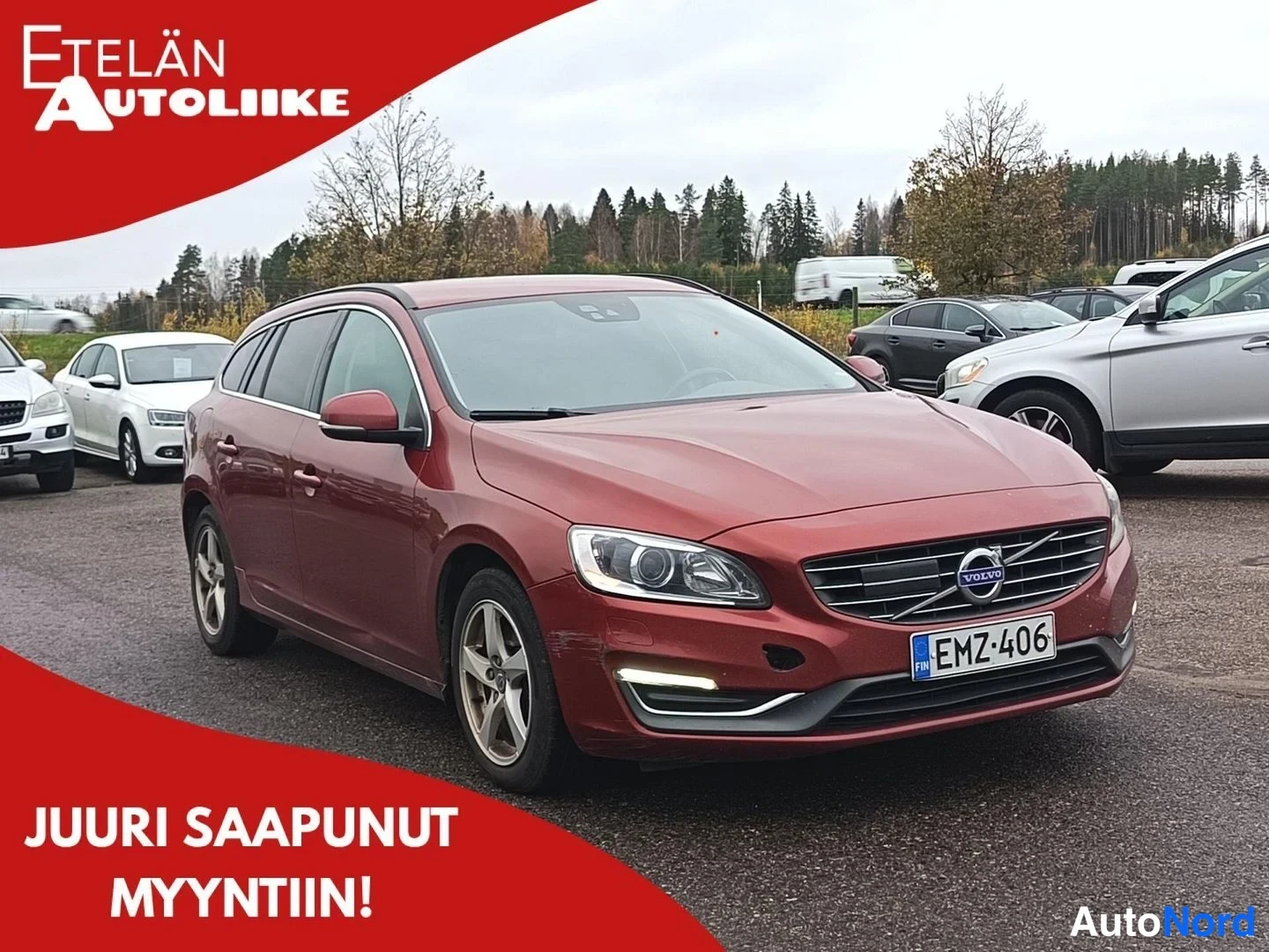 Punainen Volvo V60 2014, etuviisto, keula oikealle, kuva 2