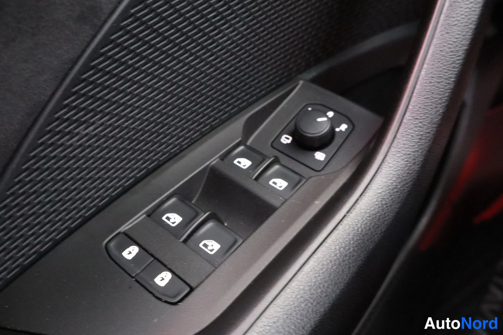Vit Skoda Octavia 2021, detalj, bild 25