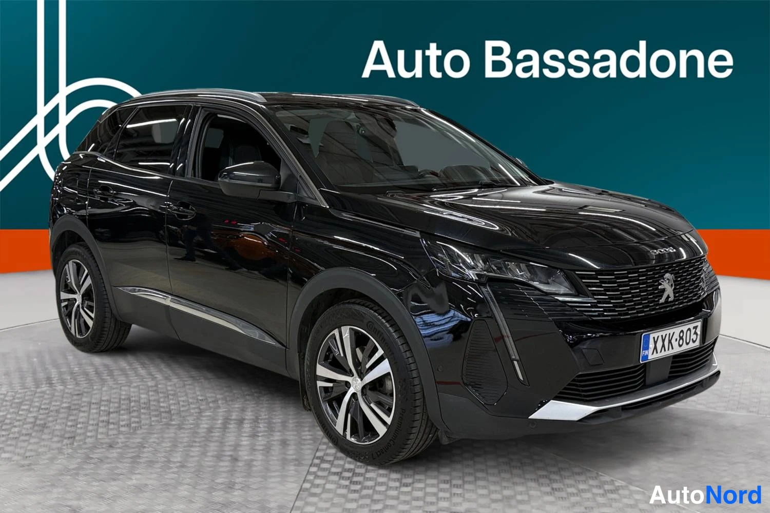 Musta Peugeot 3008 2021, etuviisto, keula oikealle, kuva 2